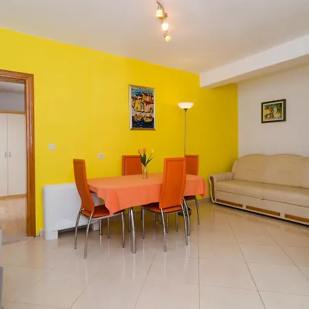 Plavac Mali-1 By Interhome